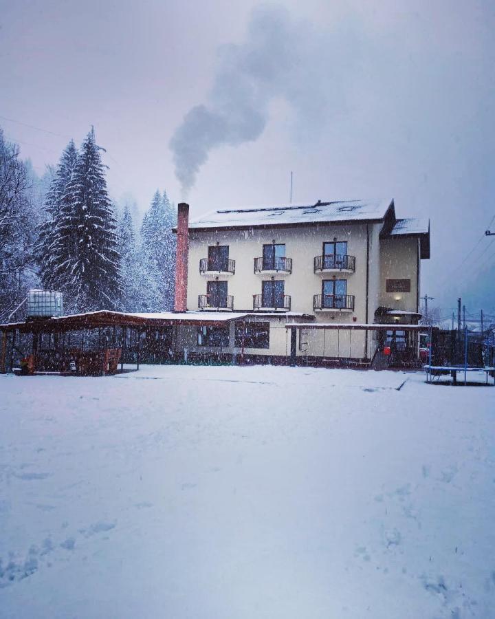 Maison Platanus Войняса Екстериор снимка