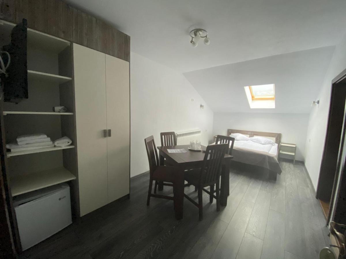 Maison Platanus Войняса Екстериор снимка